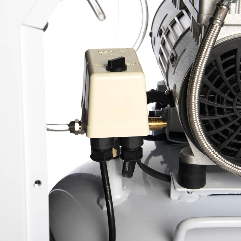 Kompresor bezolejowy w obudowie MAGNUM DT-750/30Z